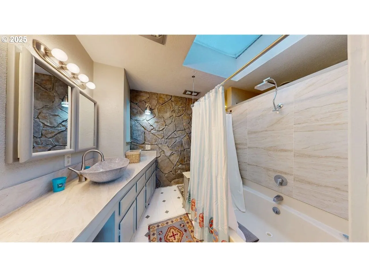 Bathroom, Attached