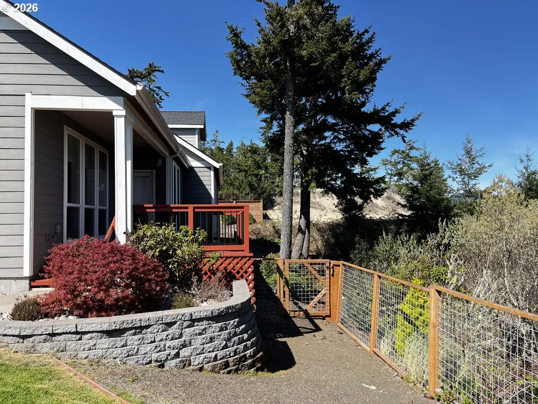 Yard-Fenced