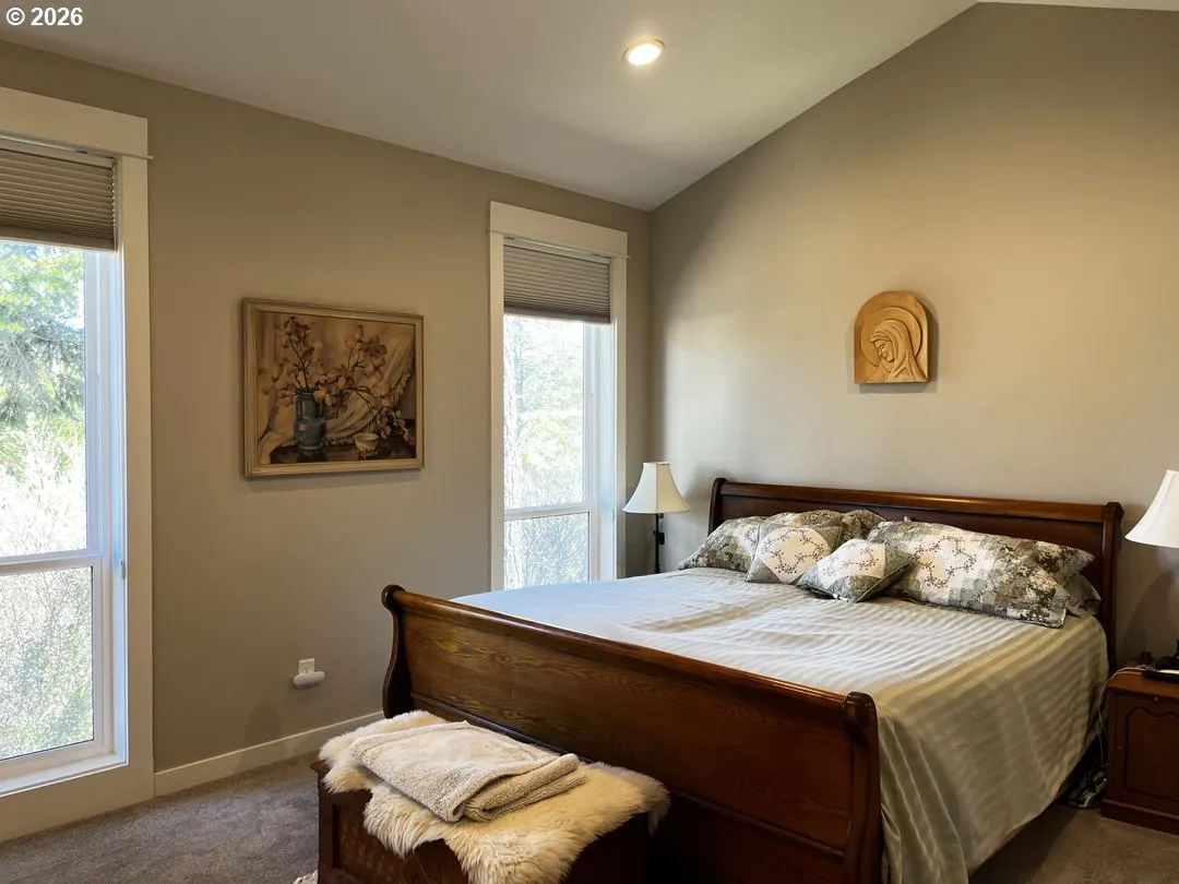 Bedroom, Owner's Suite-Vaulted Ceilings