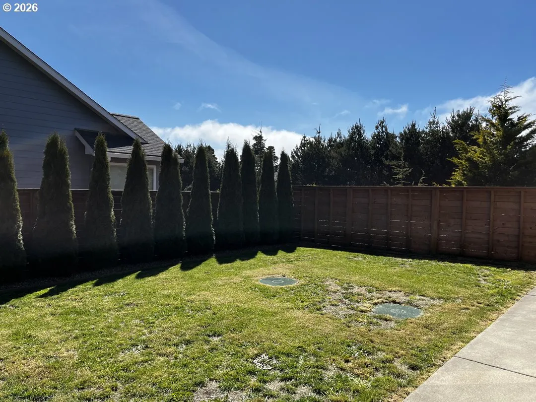 Yard-Fenced