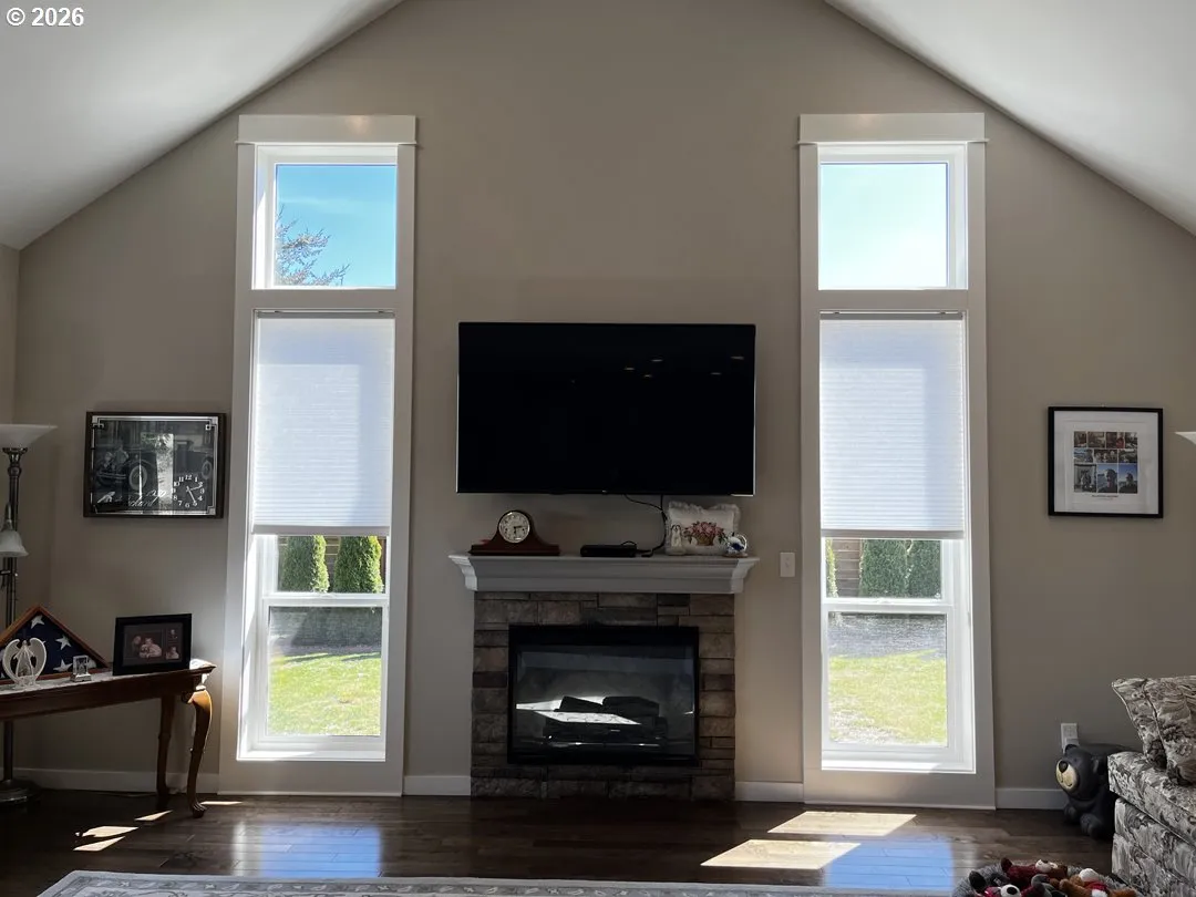 Living Room-Vaulted Ceilings