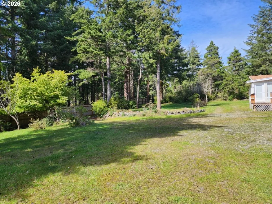 Front Yard-Fenced