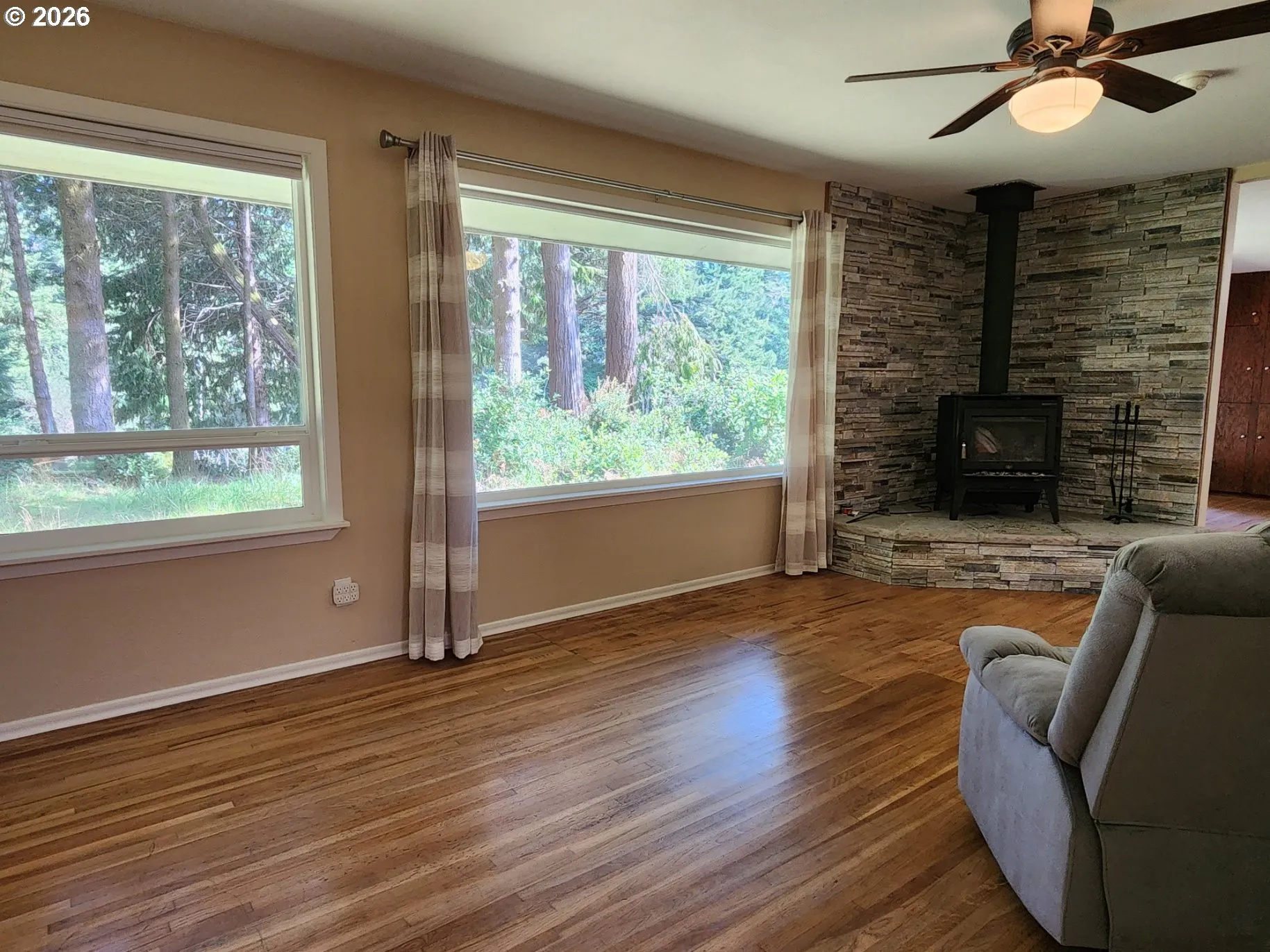 Living Room-Ceiling Fan