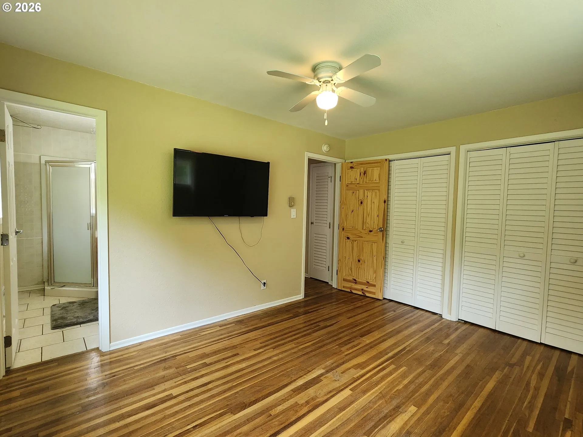 Bedroom, Primary