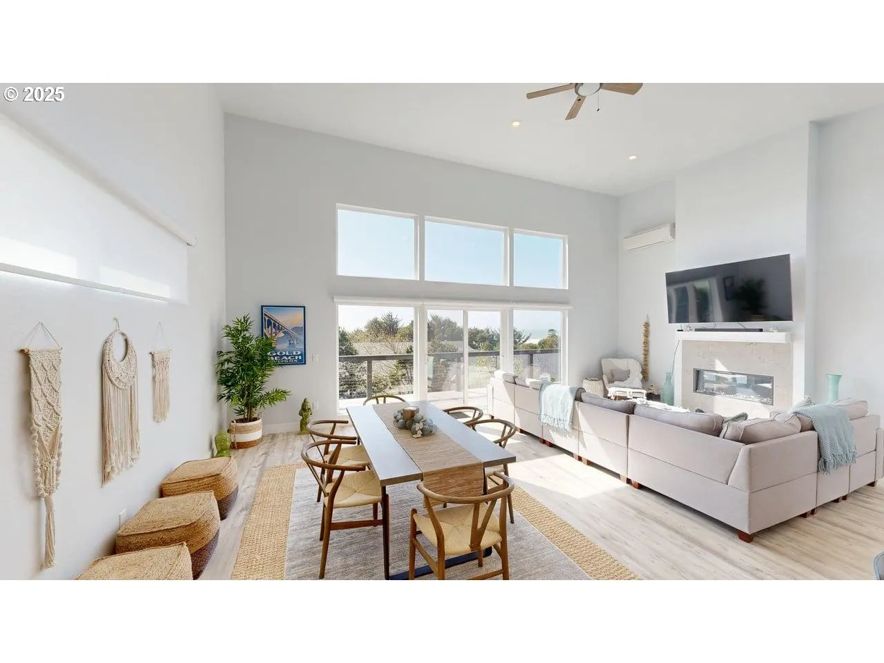 Living Room/Dining Room-Ceiling Fan