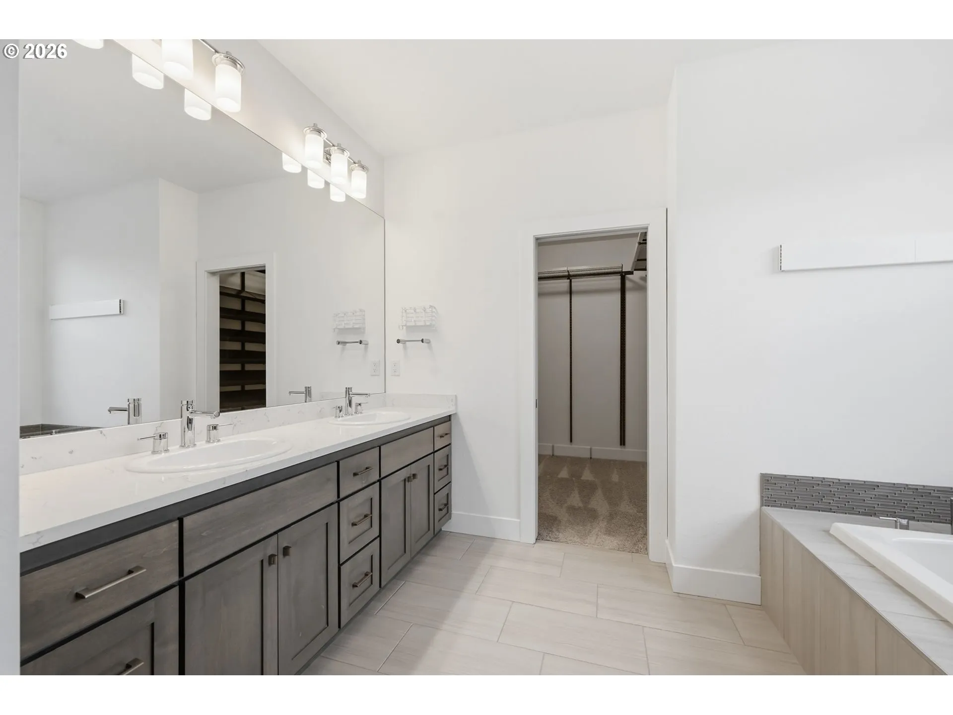 En Suite Bathroom-Upper