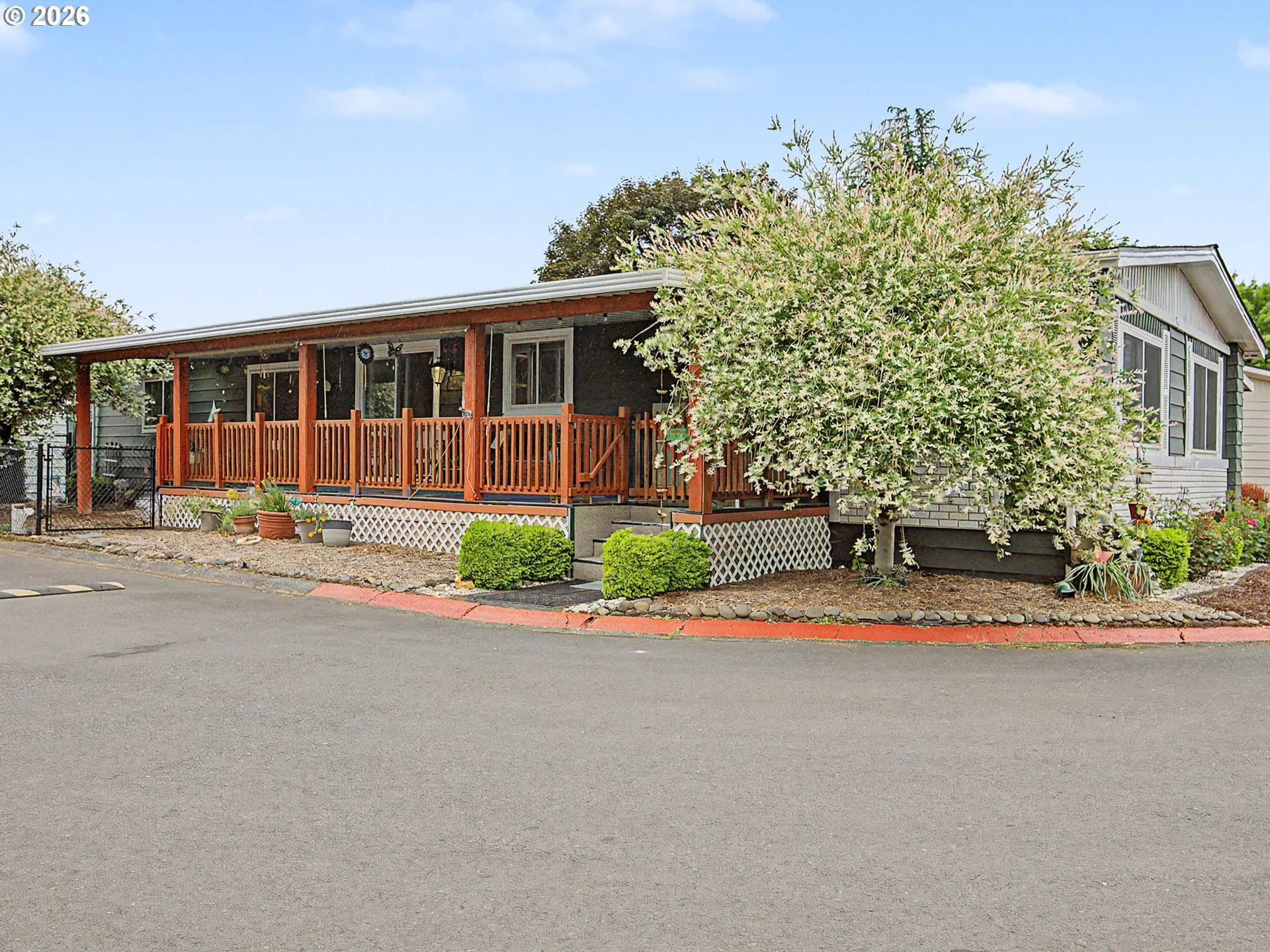 Front Yard-Fenced