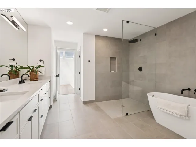 Primary Bedroom-Attached Bathroom