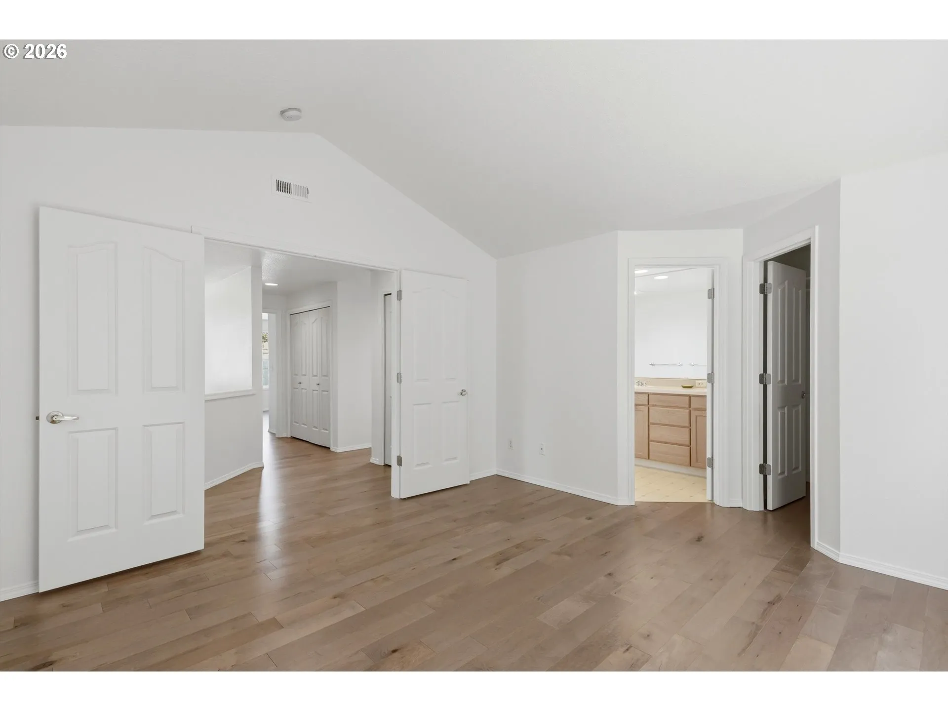 Bedroom, Primary-Vaulted Ceilings