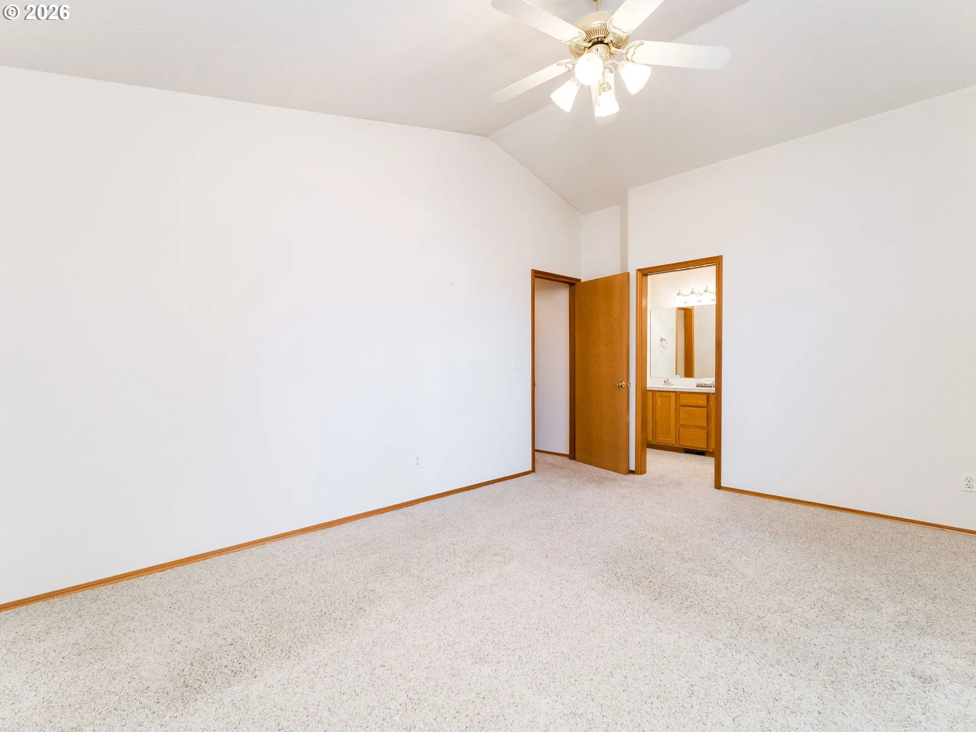 Bedroom, Primary-Vaulted Ceilings