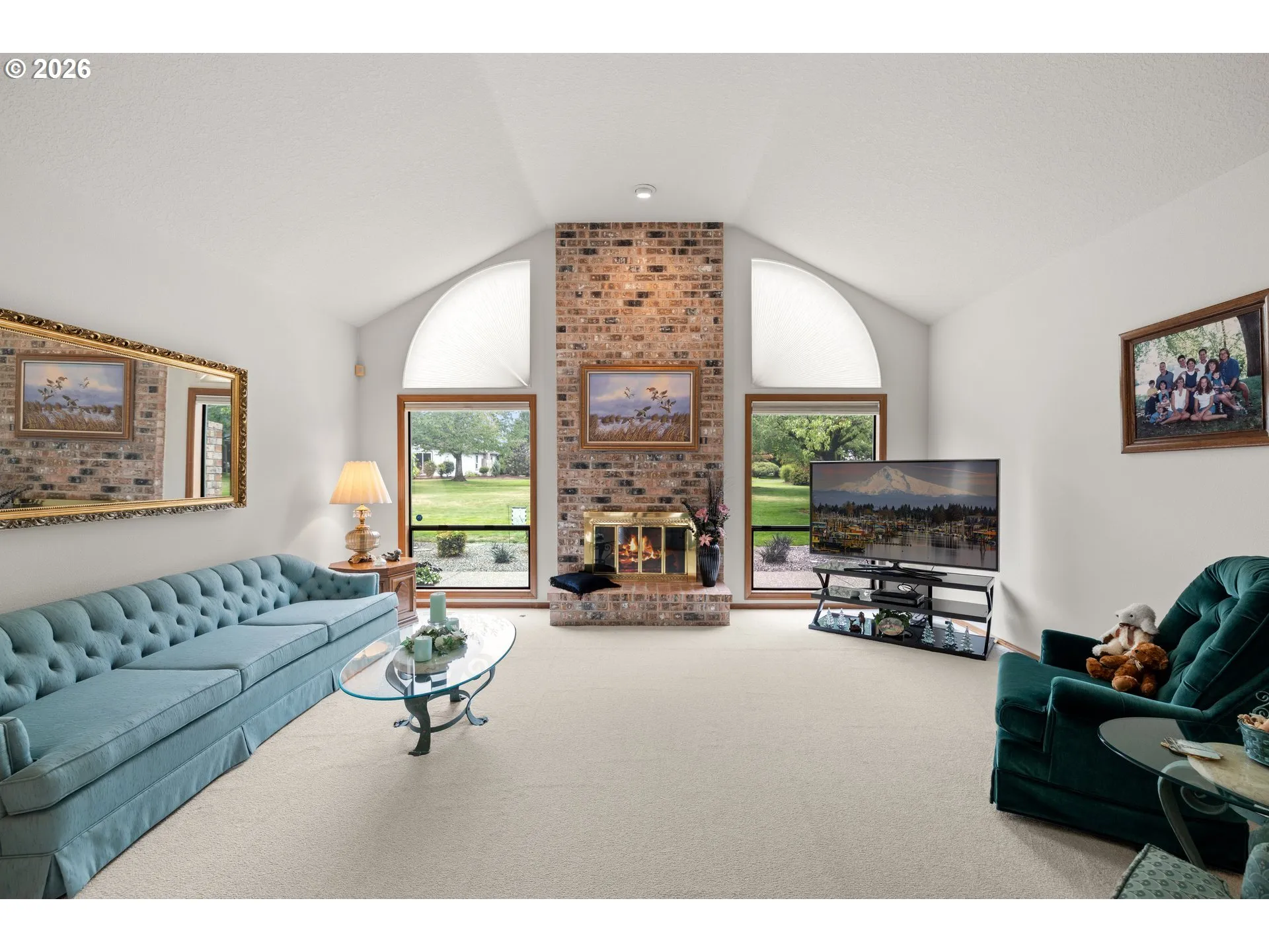 Living Room-Fireplace