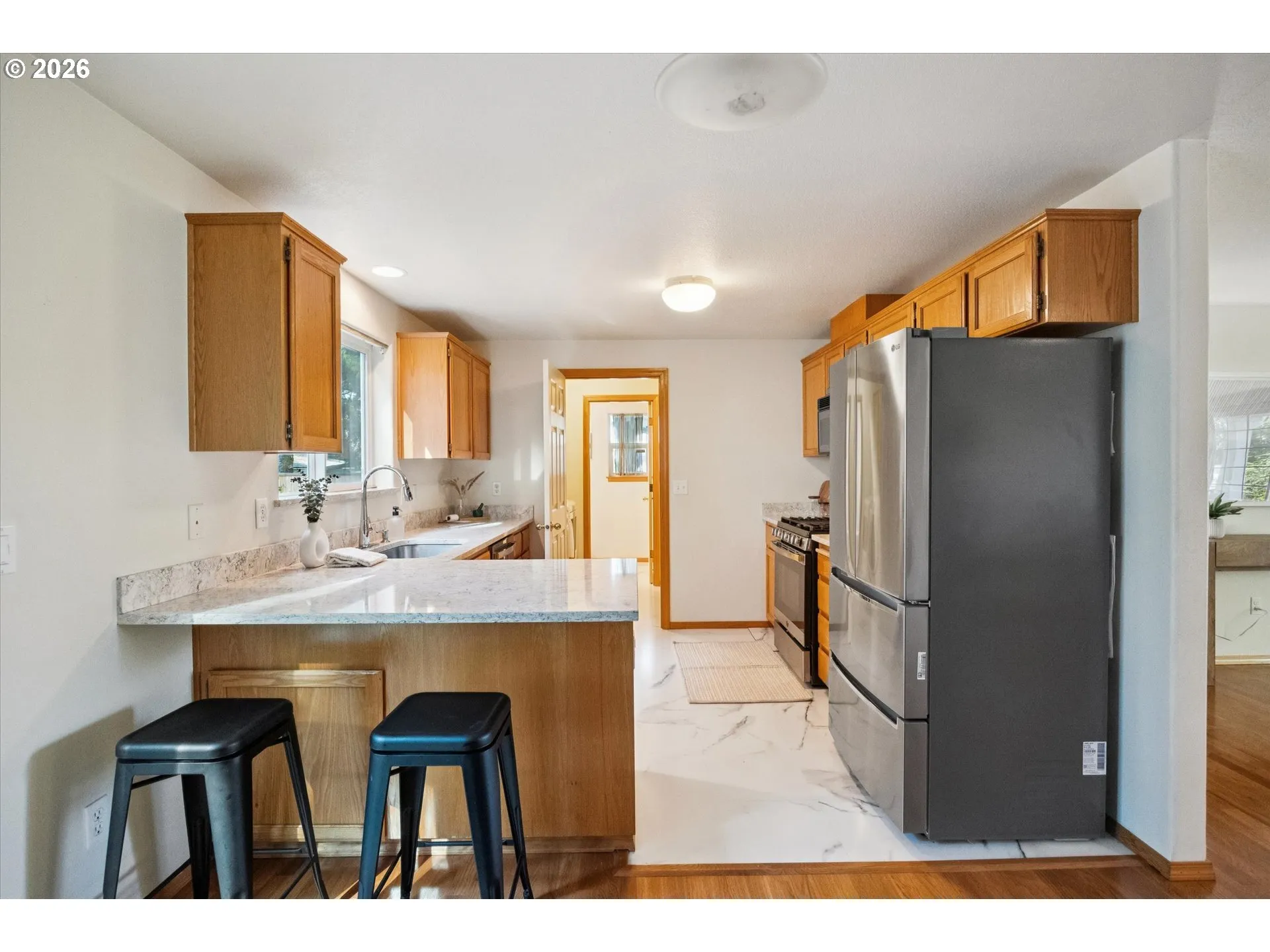 Kitchen-Breakfast Bar