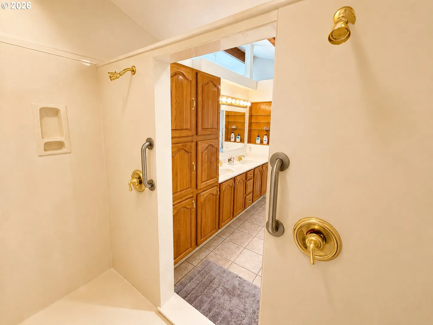 Bathroom-Walk in Shower