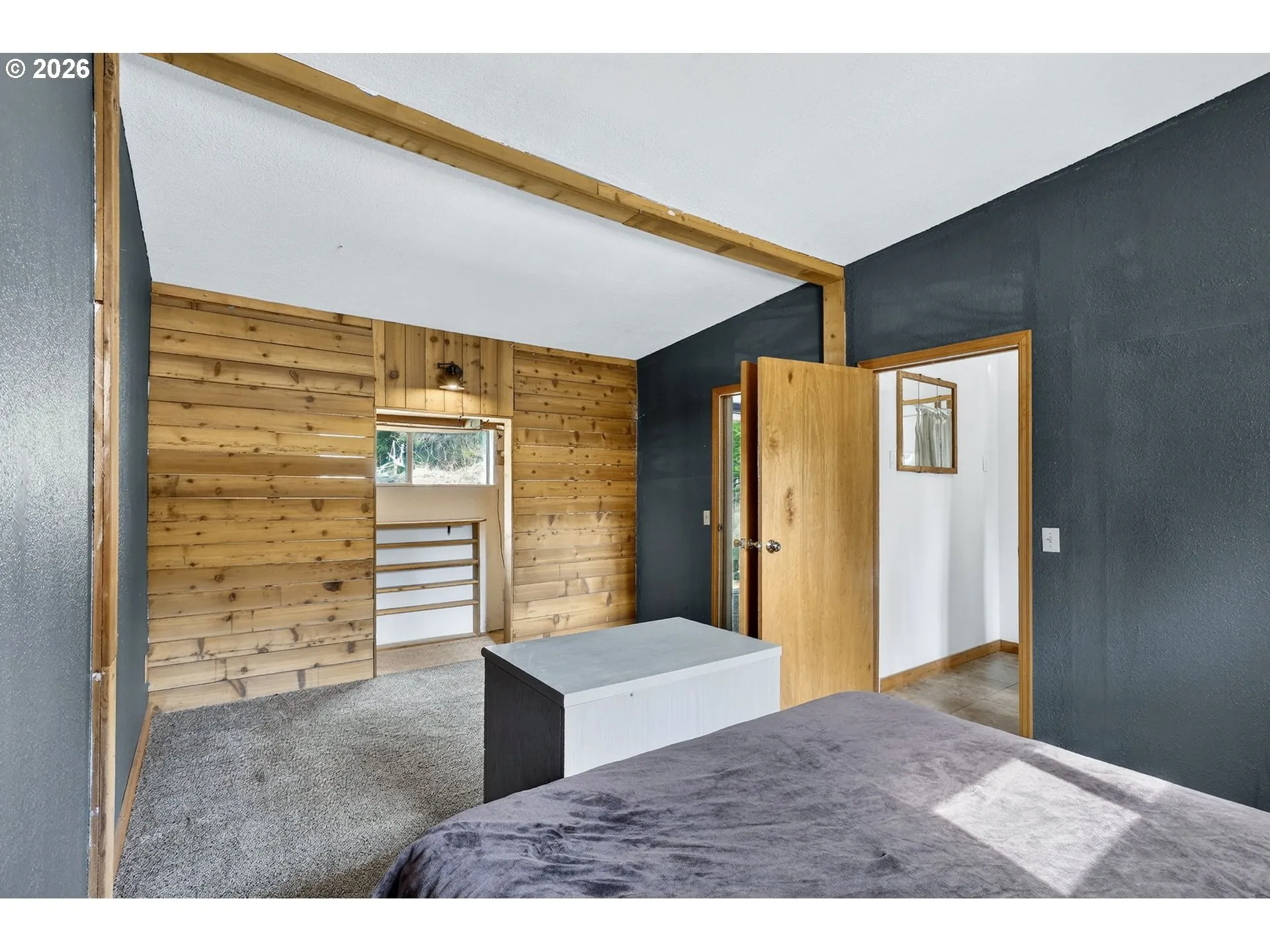 Bedroom, Primary