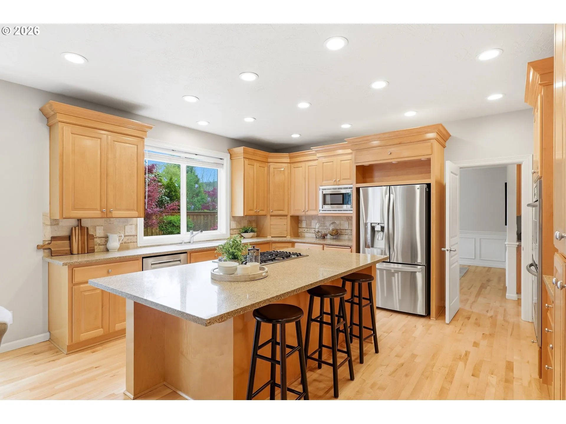 Kitchen-Breakfast Bar