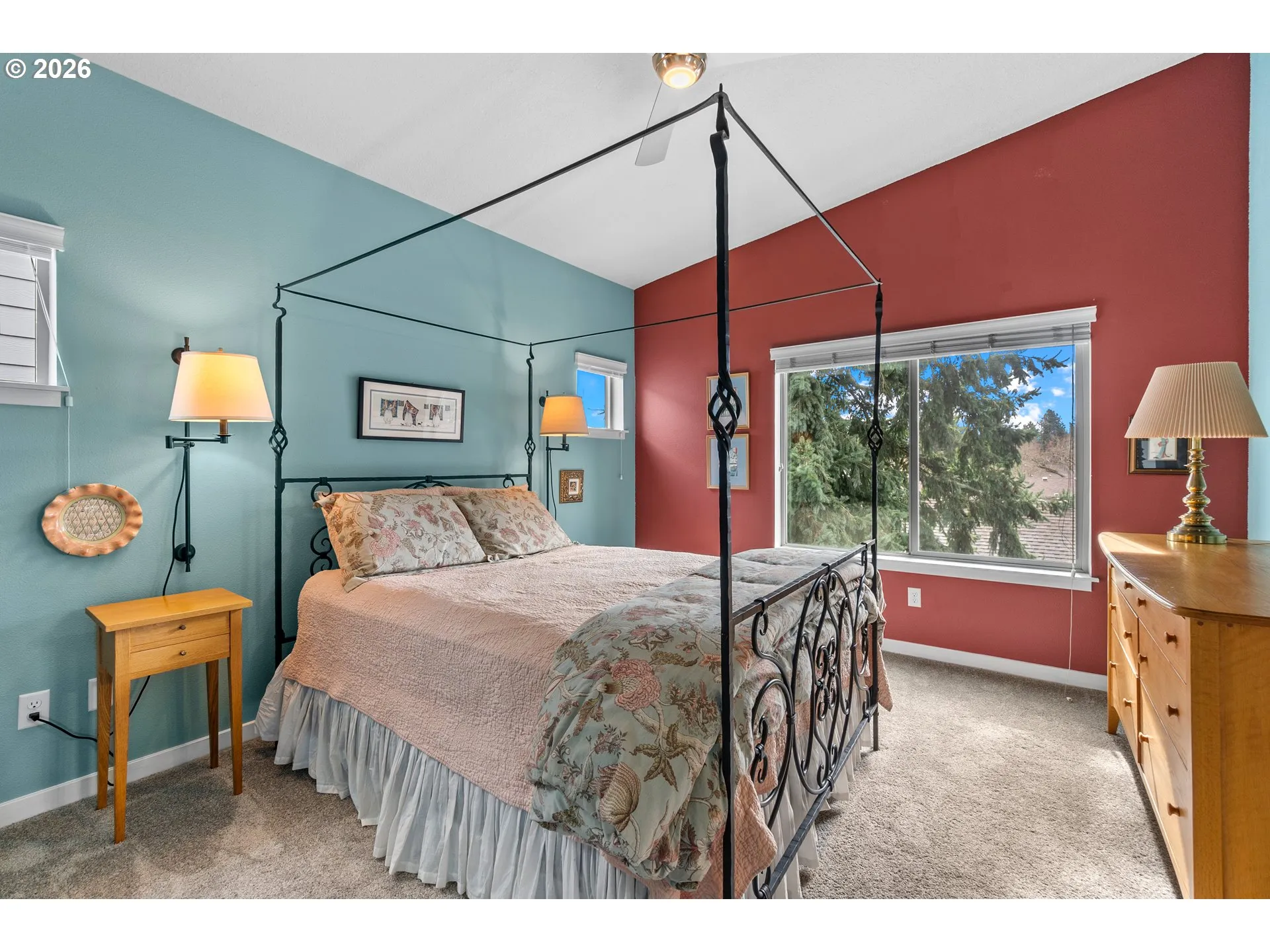 Bedroom, Primary
