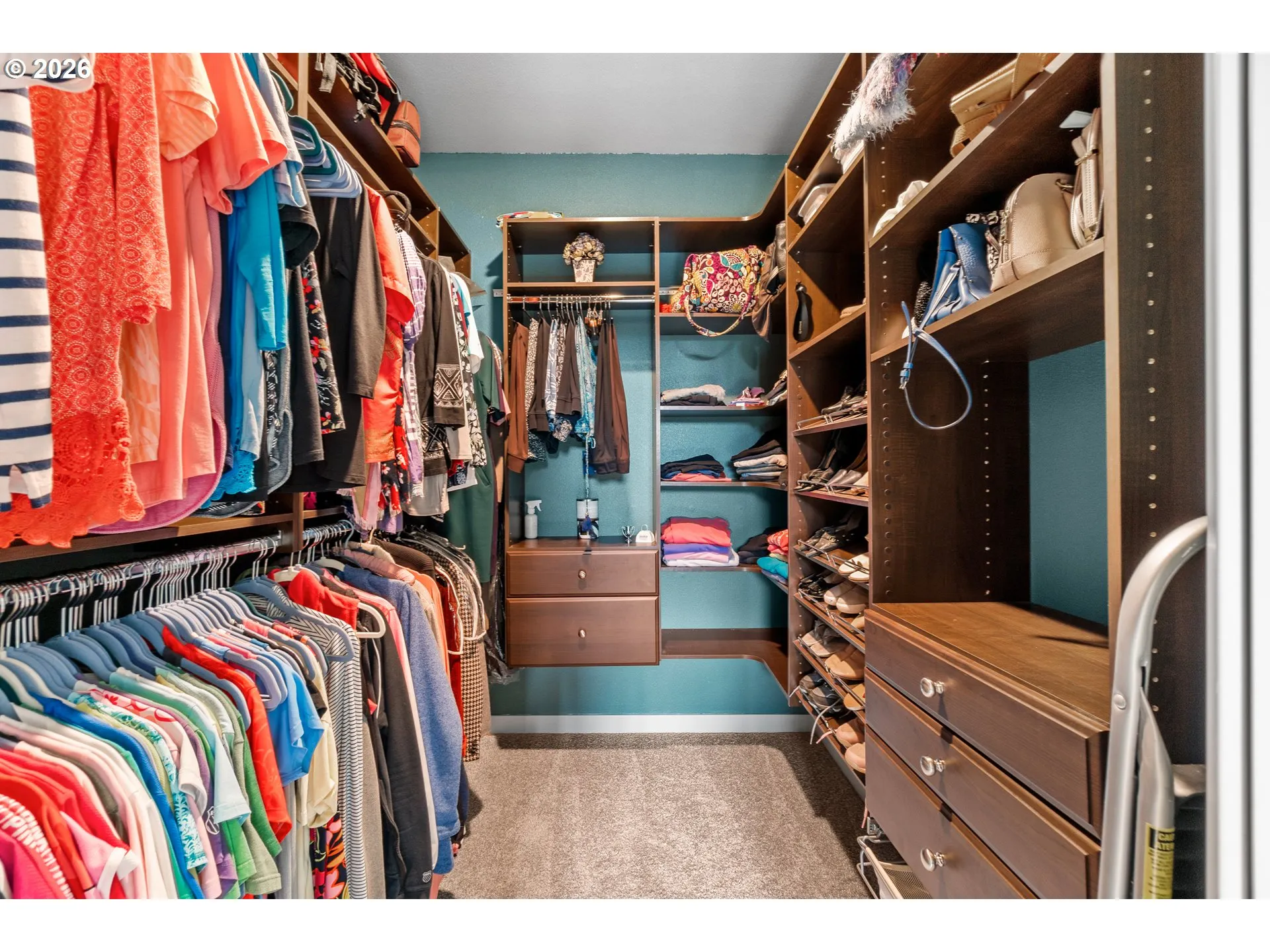 Bathroom, Attached-Walk-In Closet