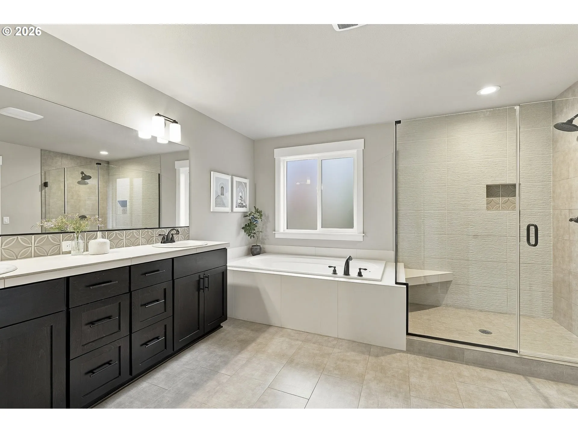 Bathroom, Attached-Garden Tub