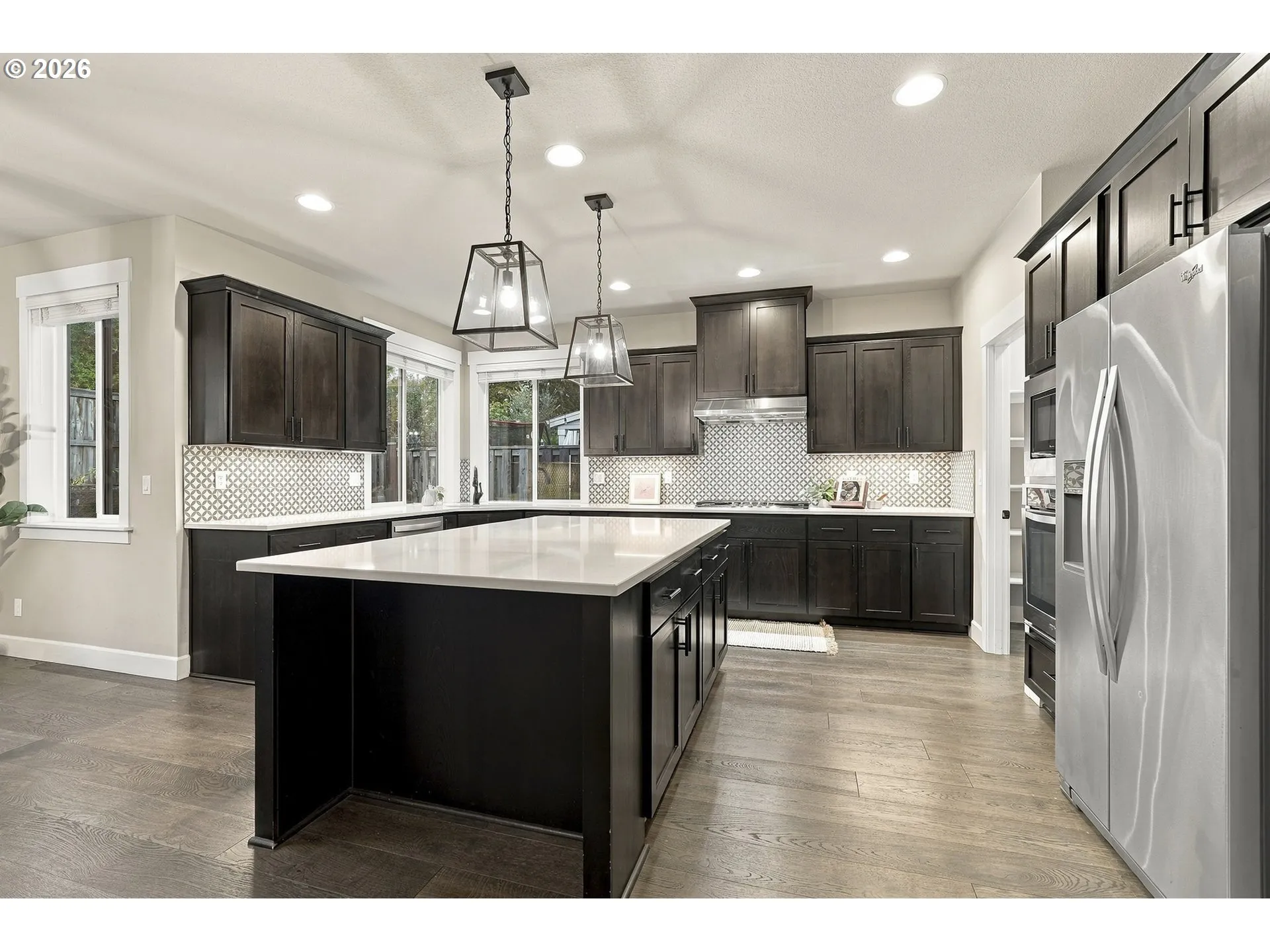 Kitchen-Breakfast Bar