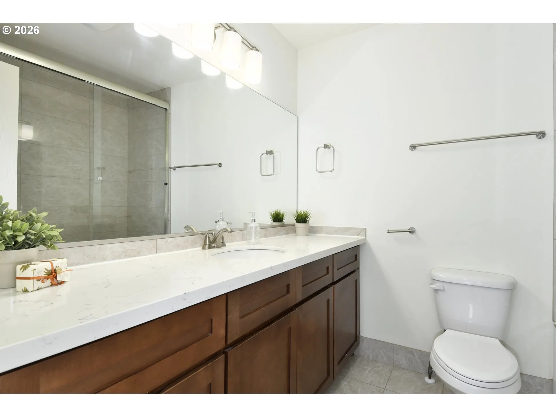 Bathroom-Upper