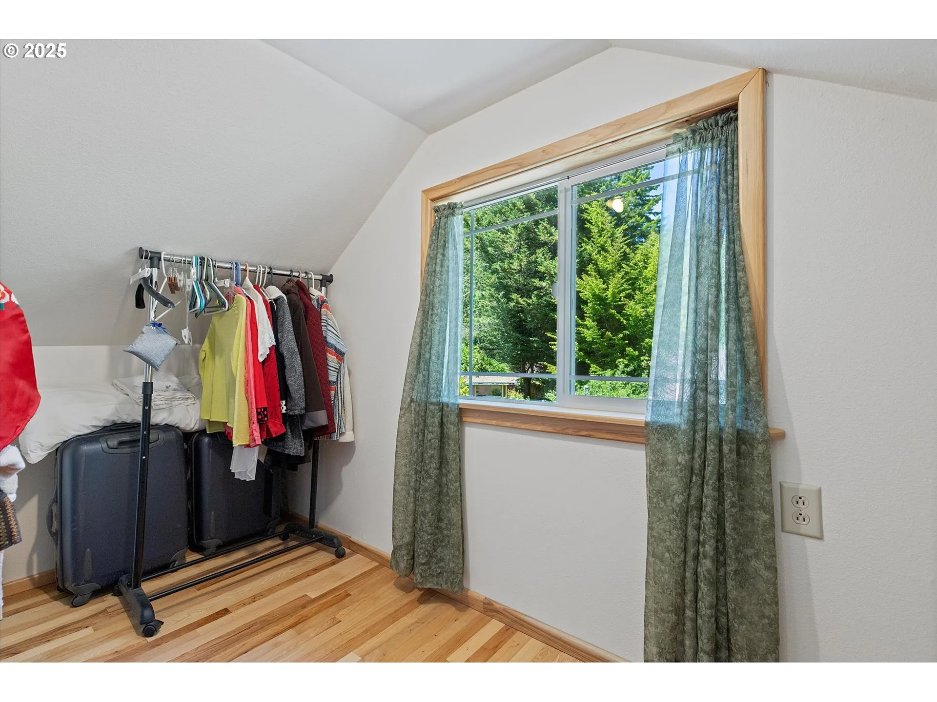 Bedroom, Primary