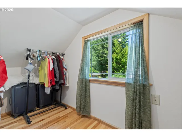Bedroom, Primary