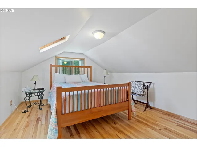Bedroom, Primary