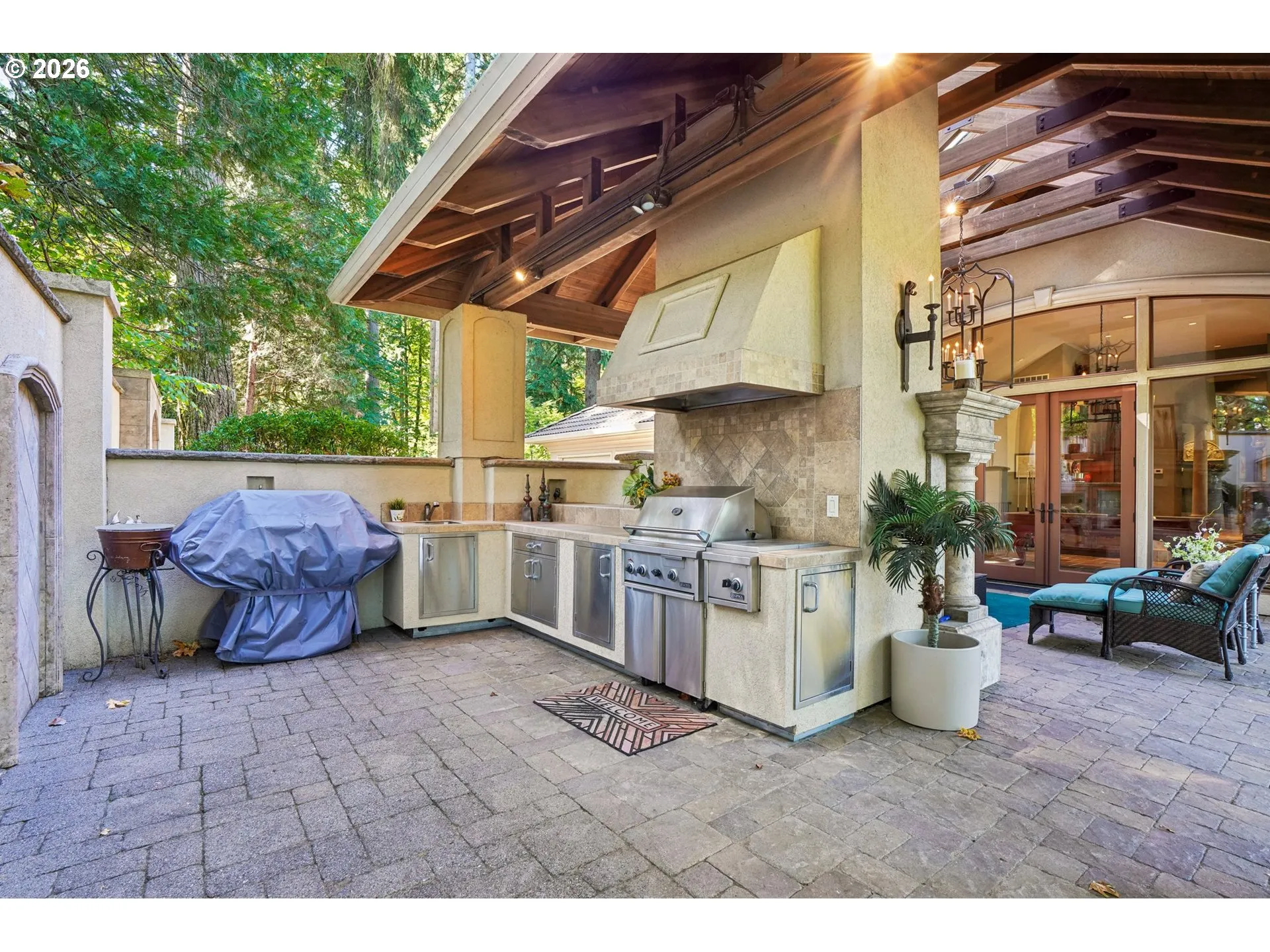 Kitchen/Outside
