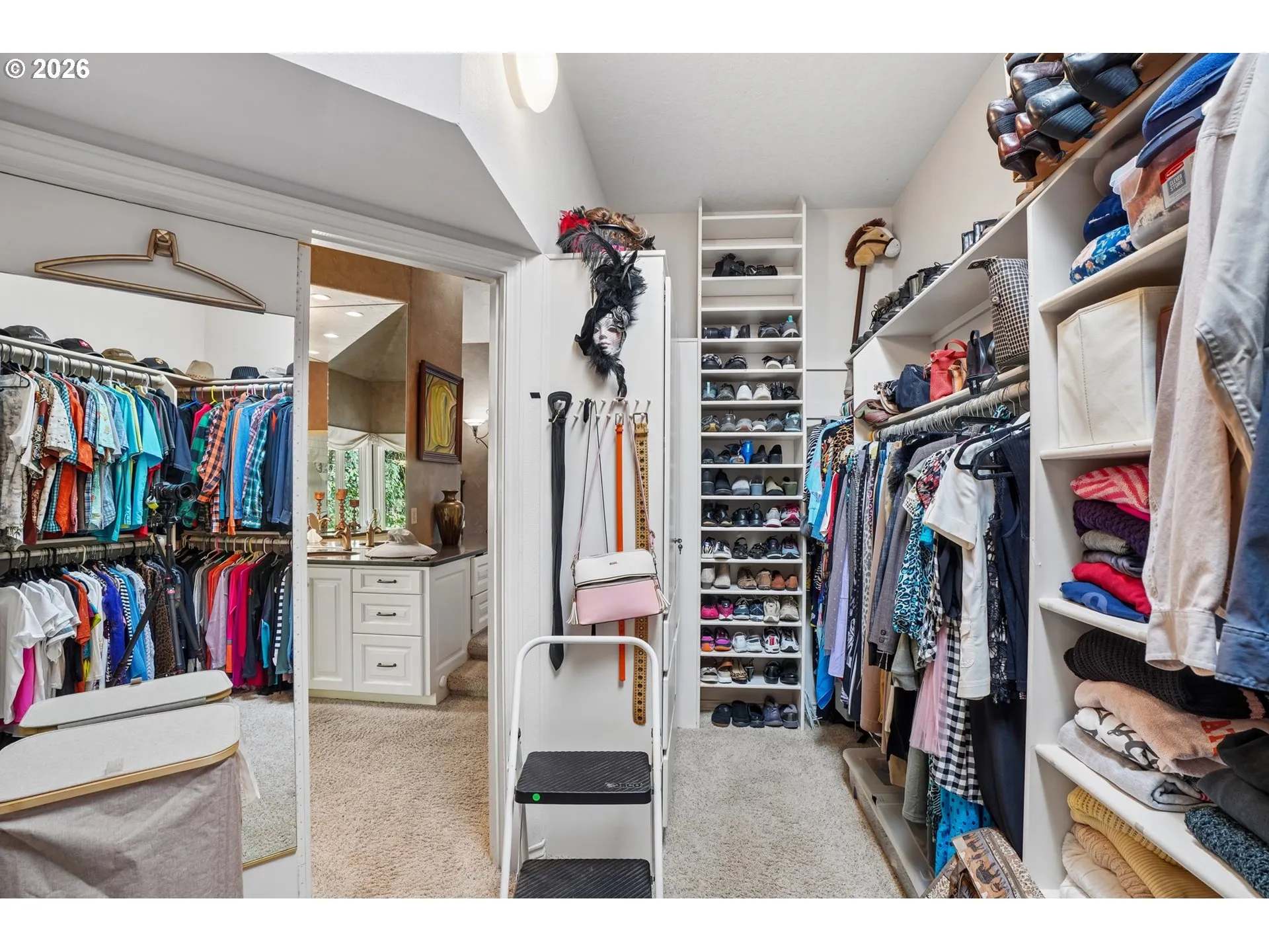 Bedroom, Owner's Suite-Walk-In Closet