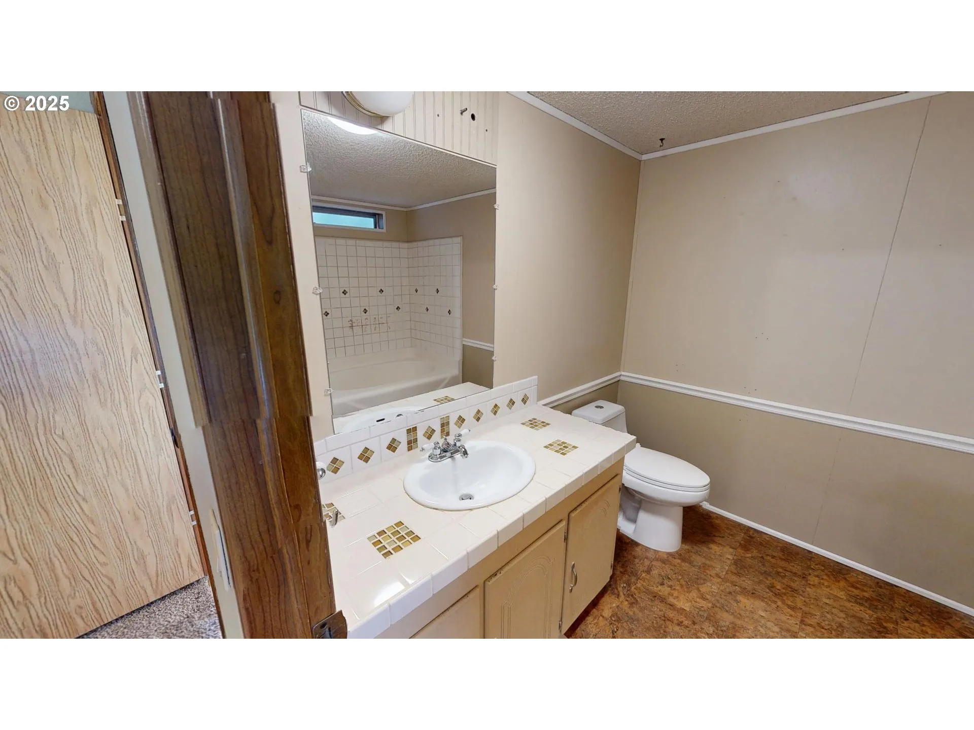 Owner's Suite Bathroom-Full Bathroom
