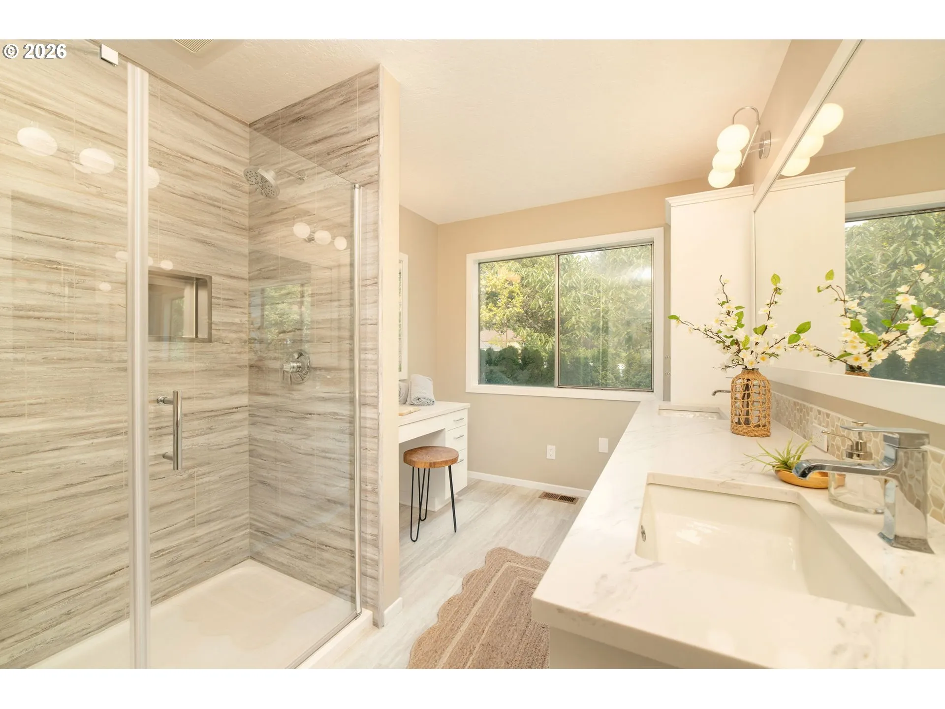 Bathroom-Walk in Shower