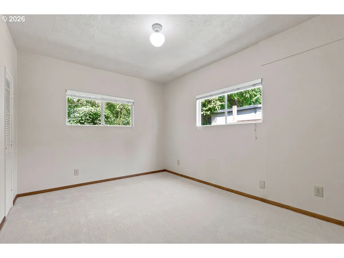 Bedroom, Primary