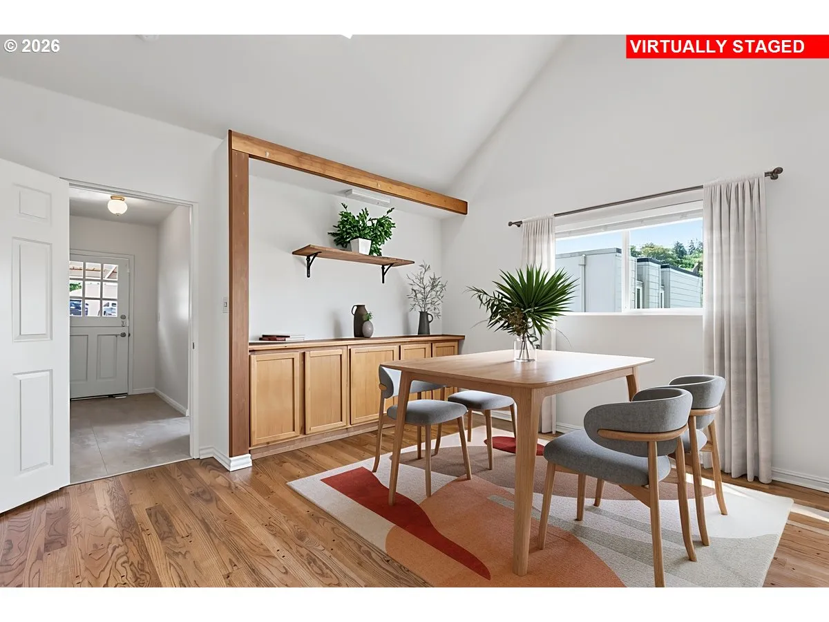 Dining Room-Vaulted Ceilings