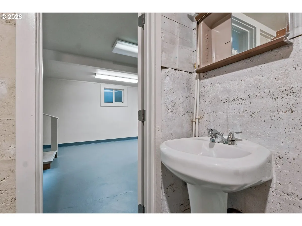 Bathroom-Lower