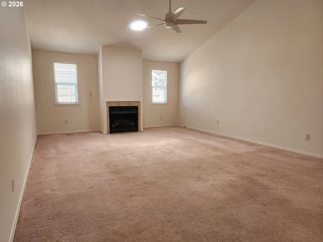 Living Room-Vaulted Ceilings