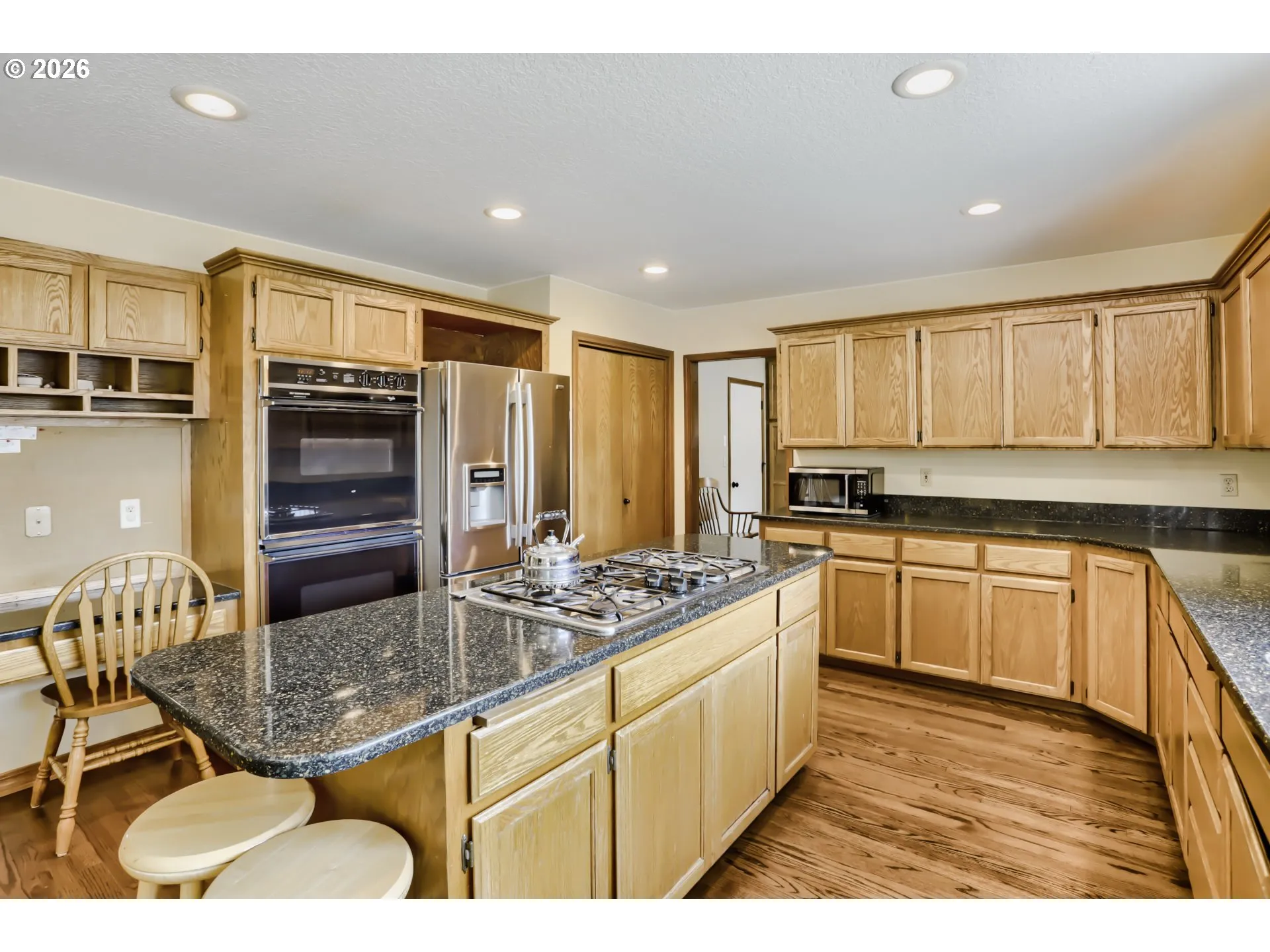 Kitchen-Cooking Island