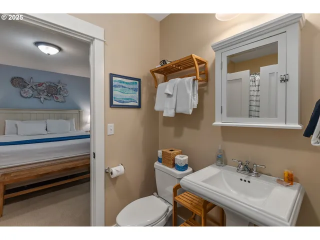 Primary Bedroom-Attached Bathroom