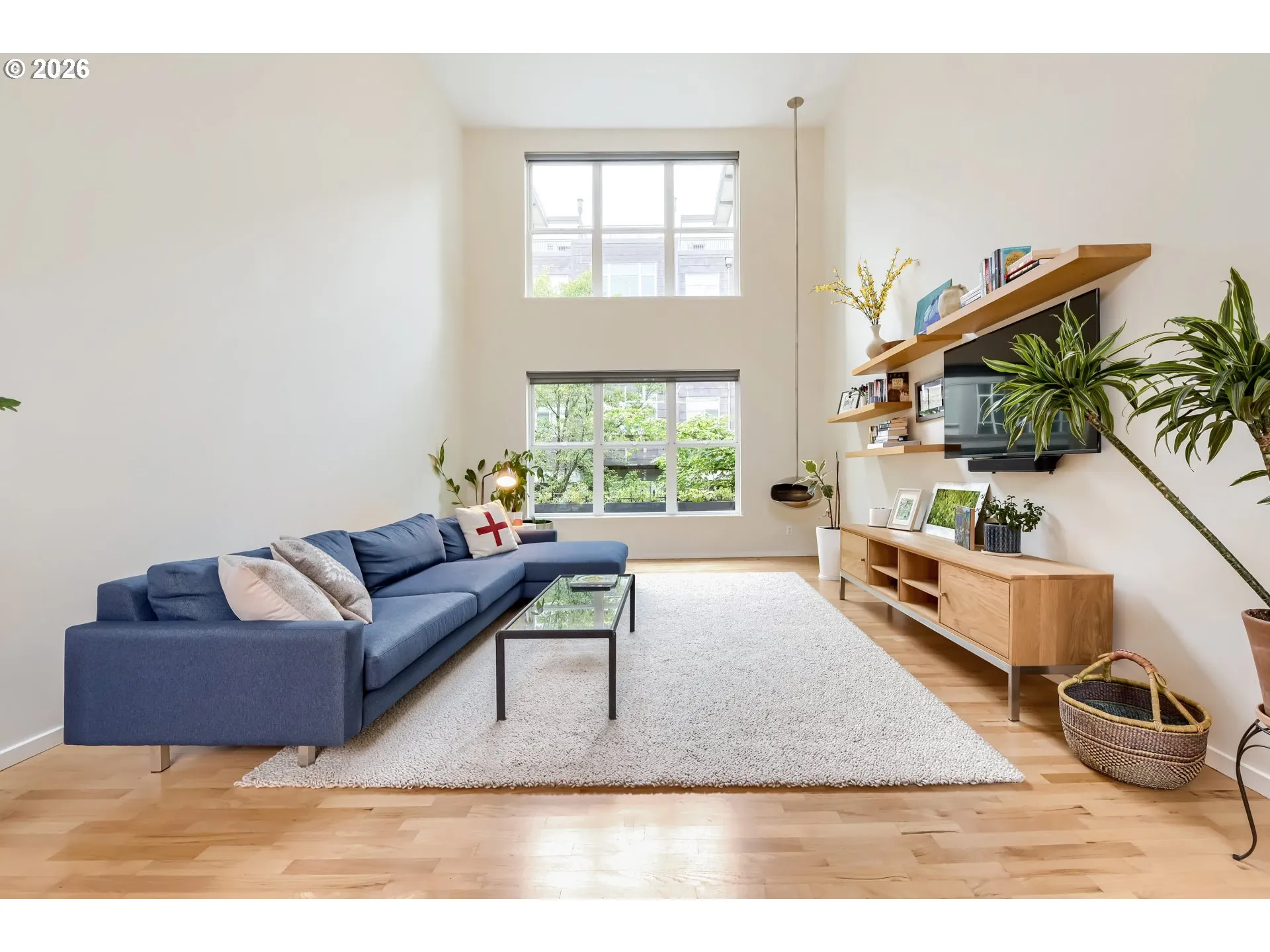 Living Room-Vaulted Ceilings