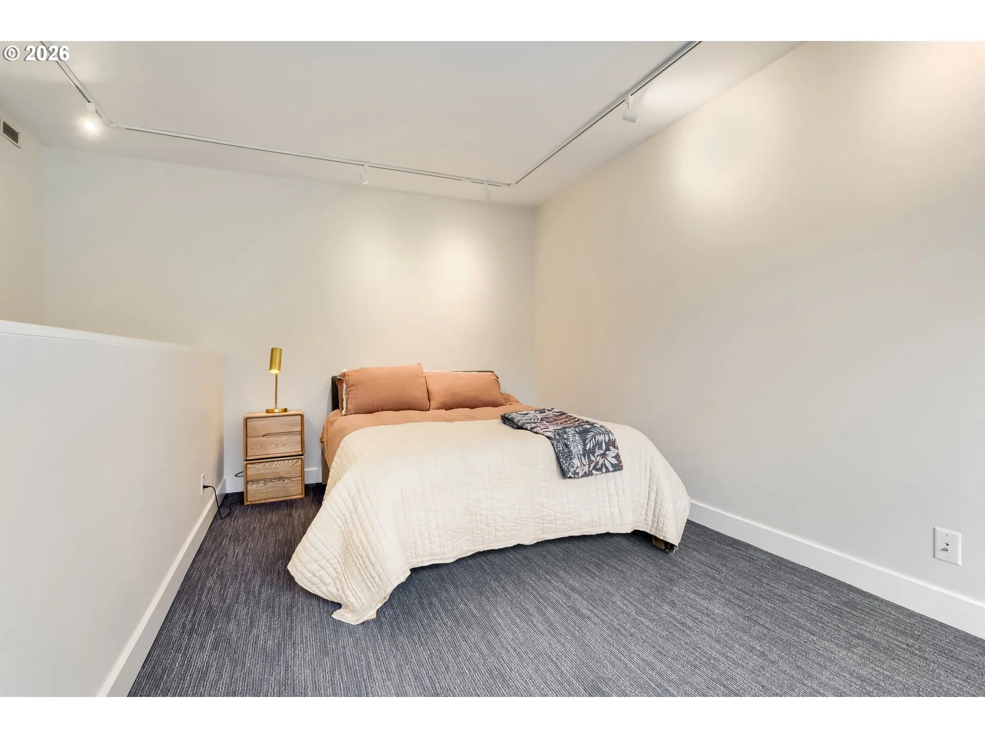 Loft-Wide Angle/Fisheye
