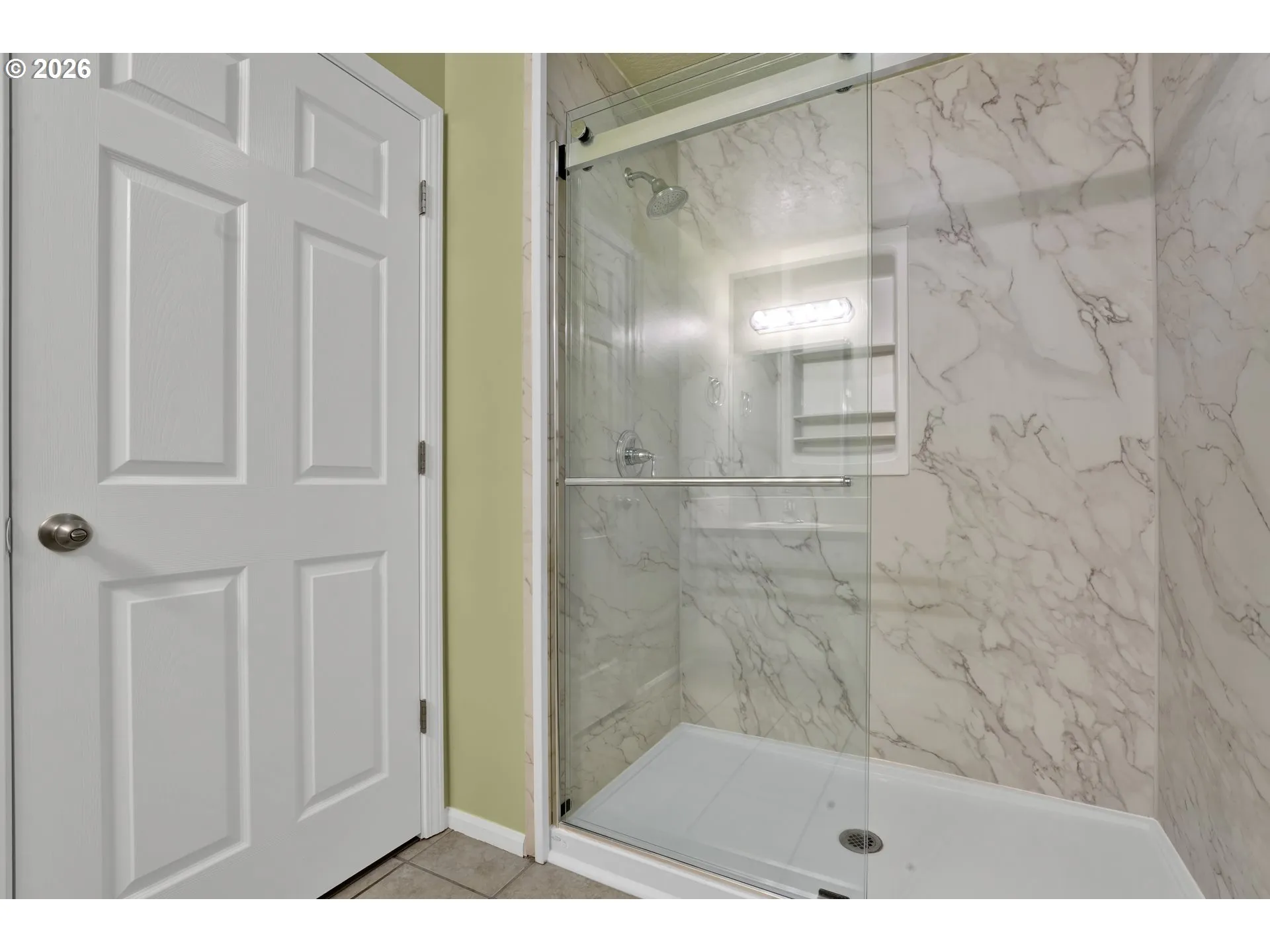 Bathroom-Walk in Shower