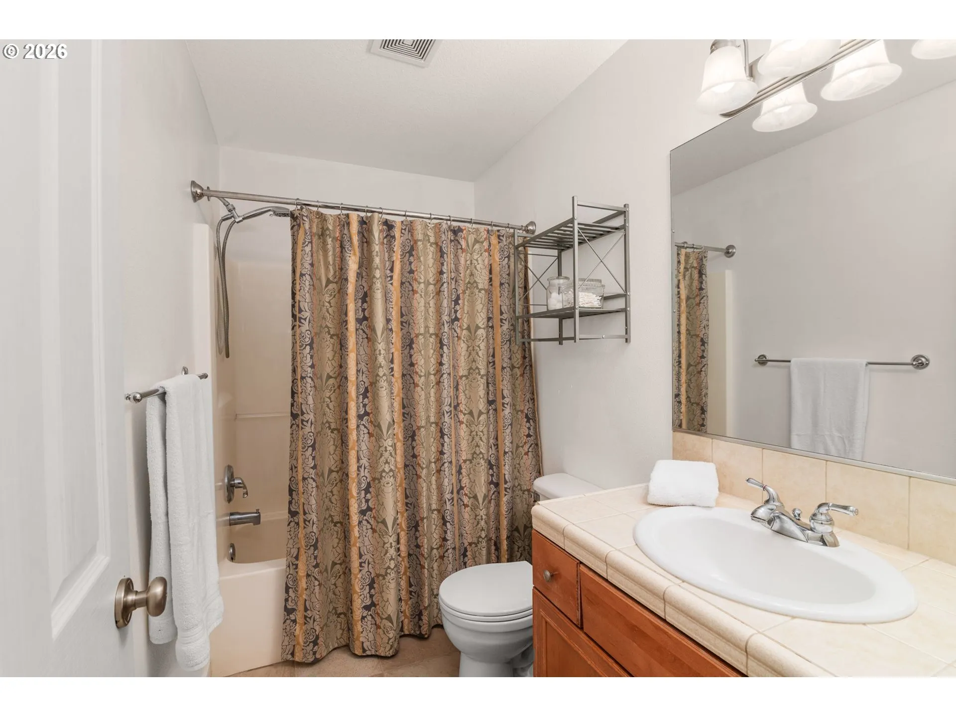 Bathroom-Upper