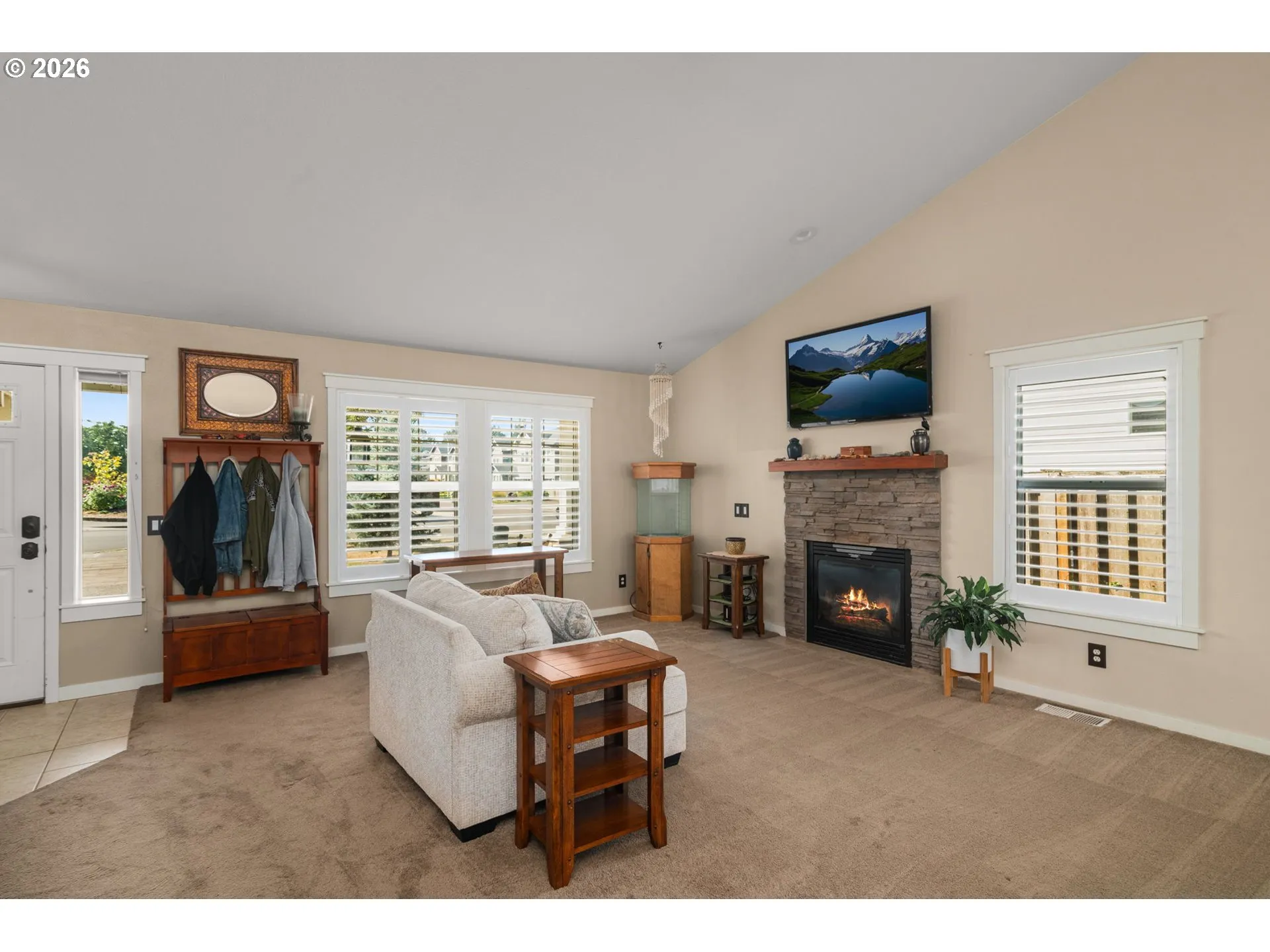 Living Room-Fireplace