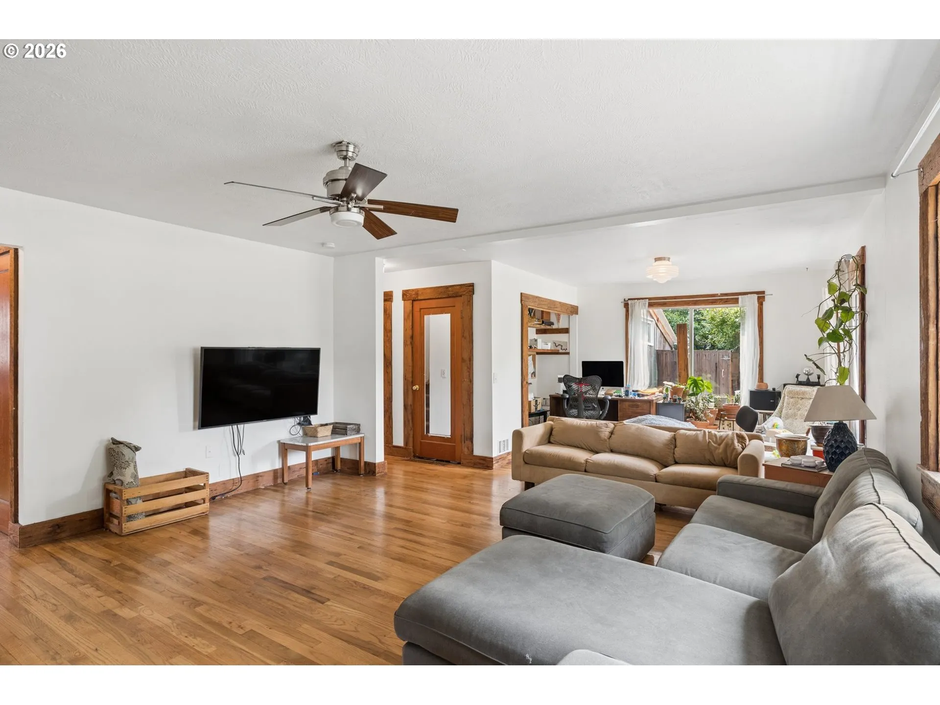 Living Room-Ceiling Fan