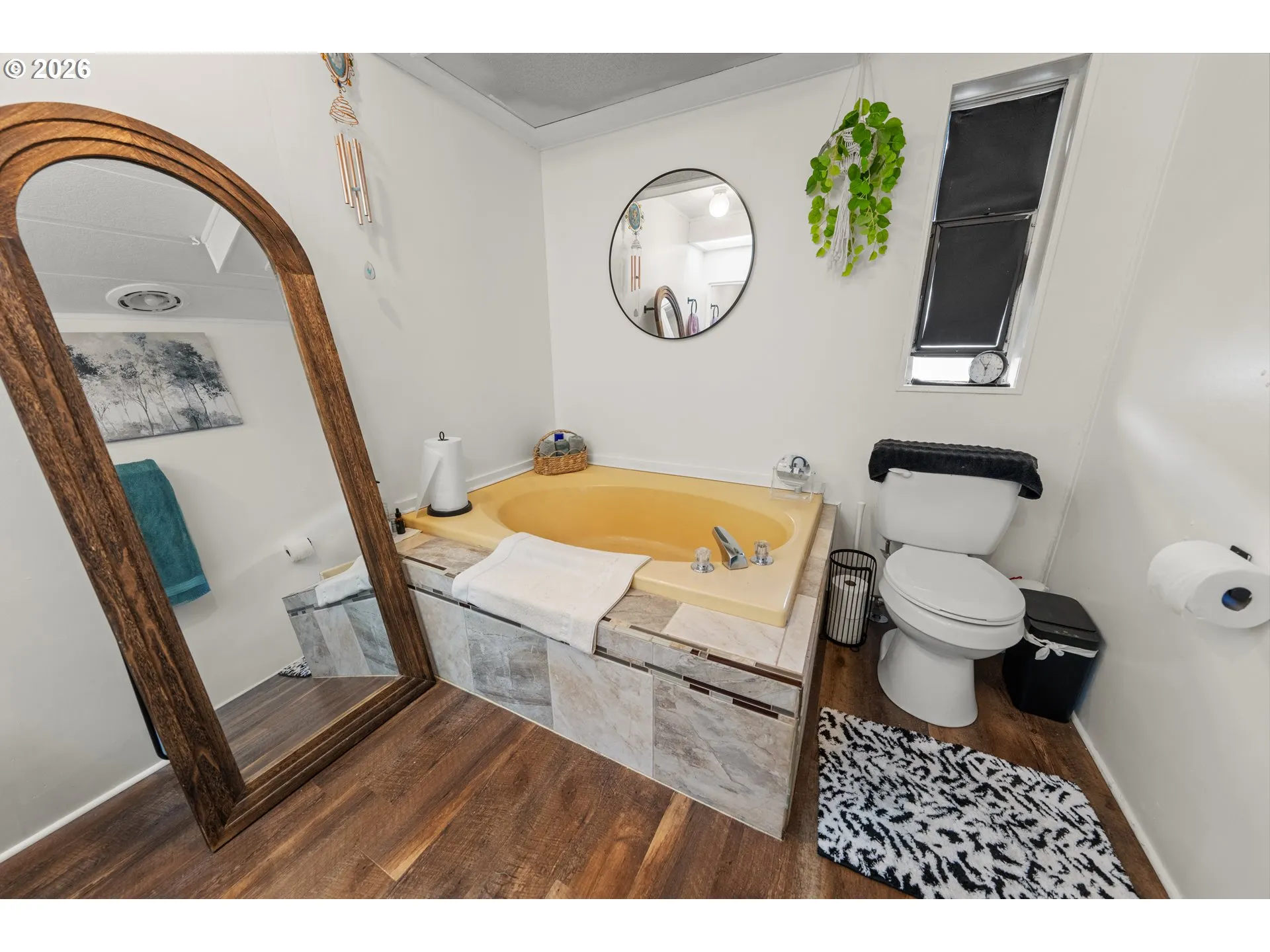 Primary Bedroom-Attached Bathroom