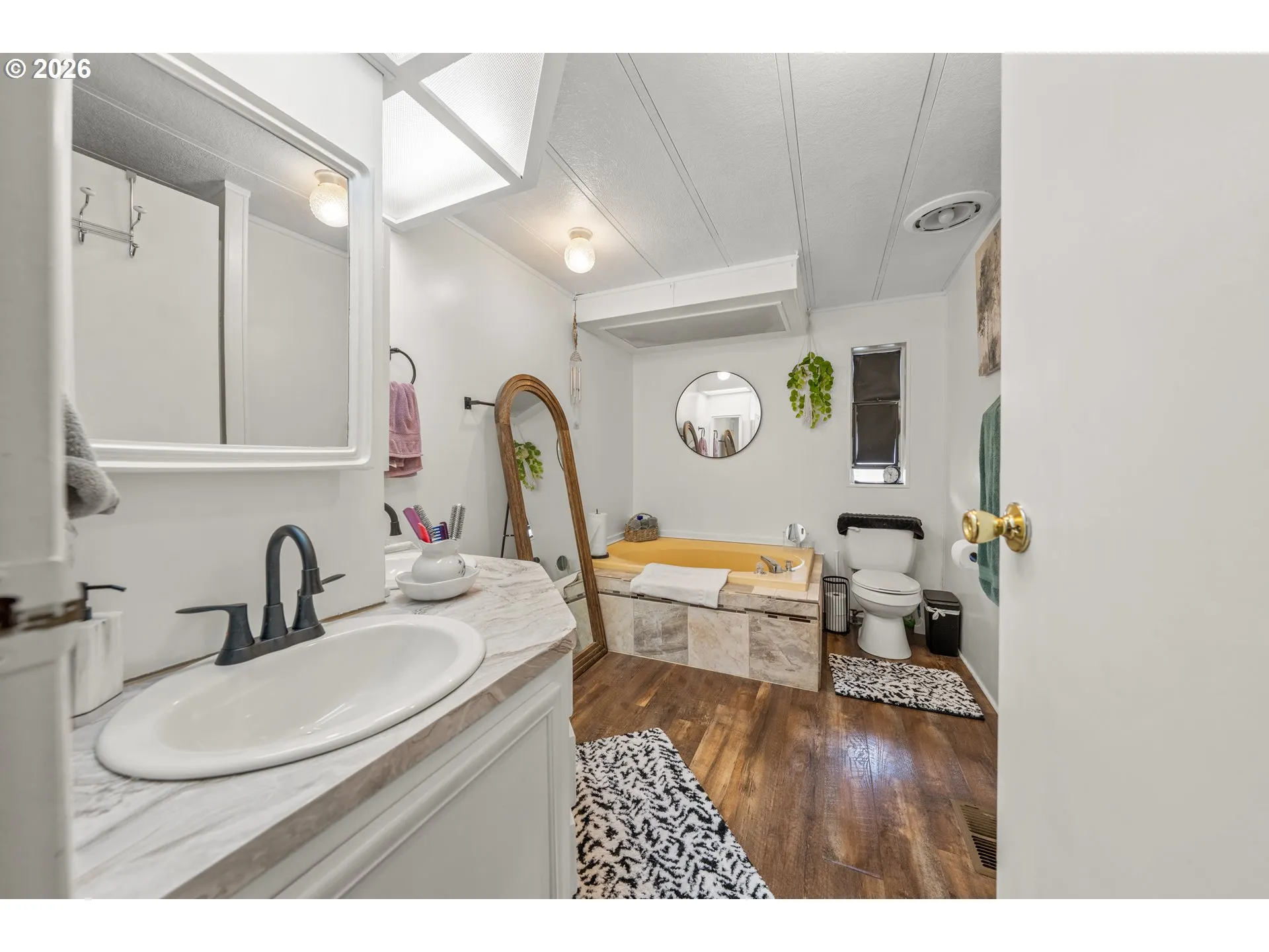 Primary Bedroom-Attached Bathroom