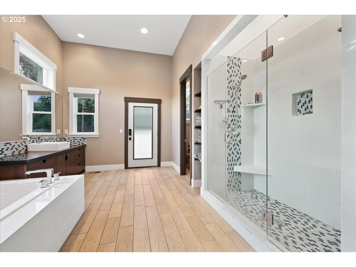 Bedroom, Owner's Suite