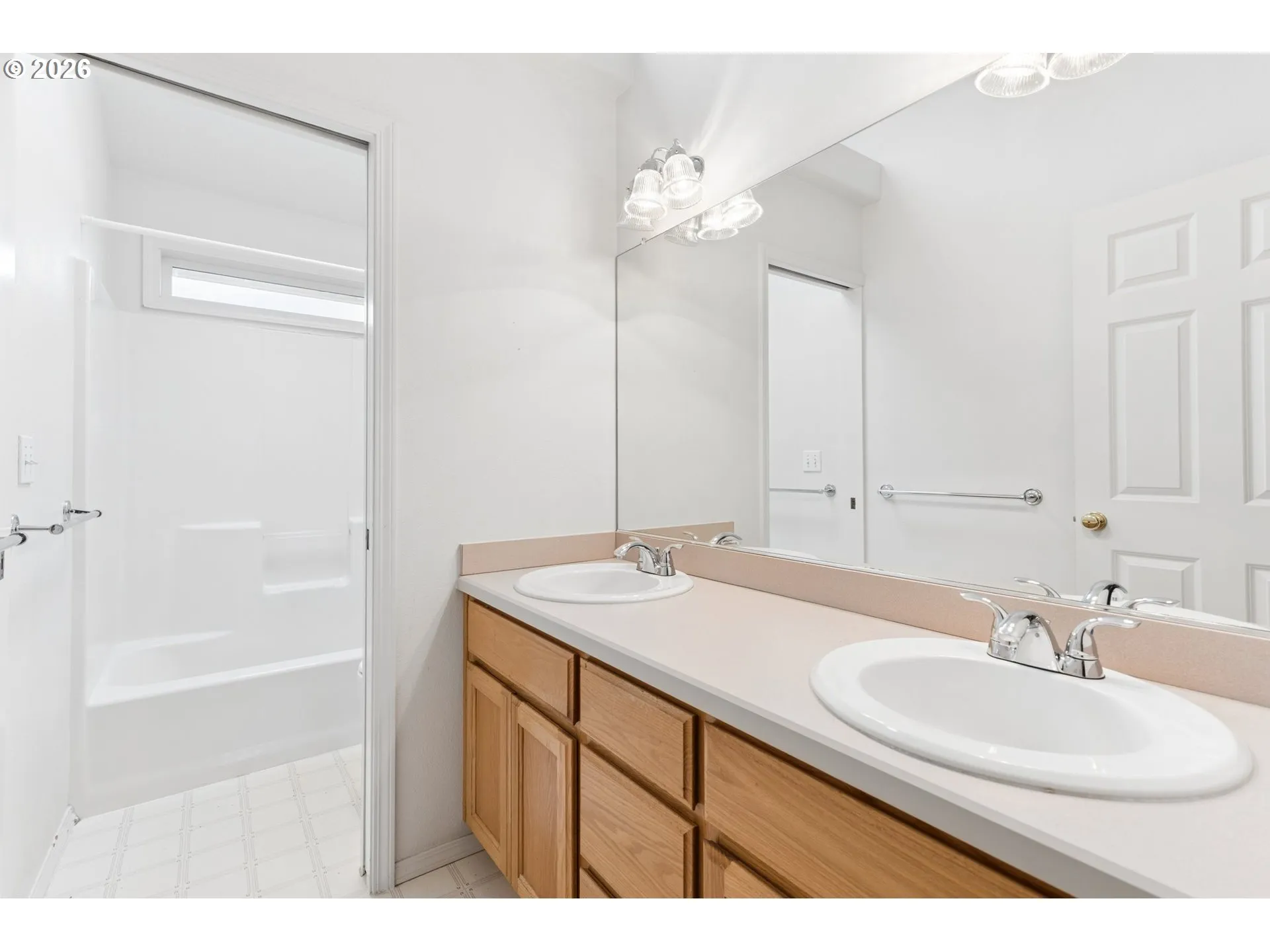 Bathroom-Upper