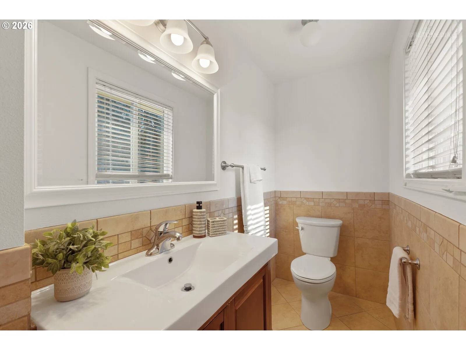 Primary Bedroom-Attached Bathroom