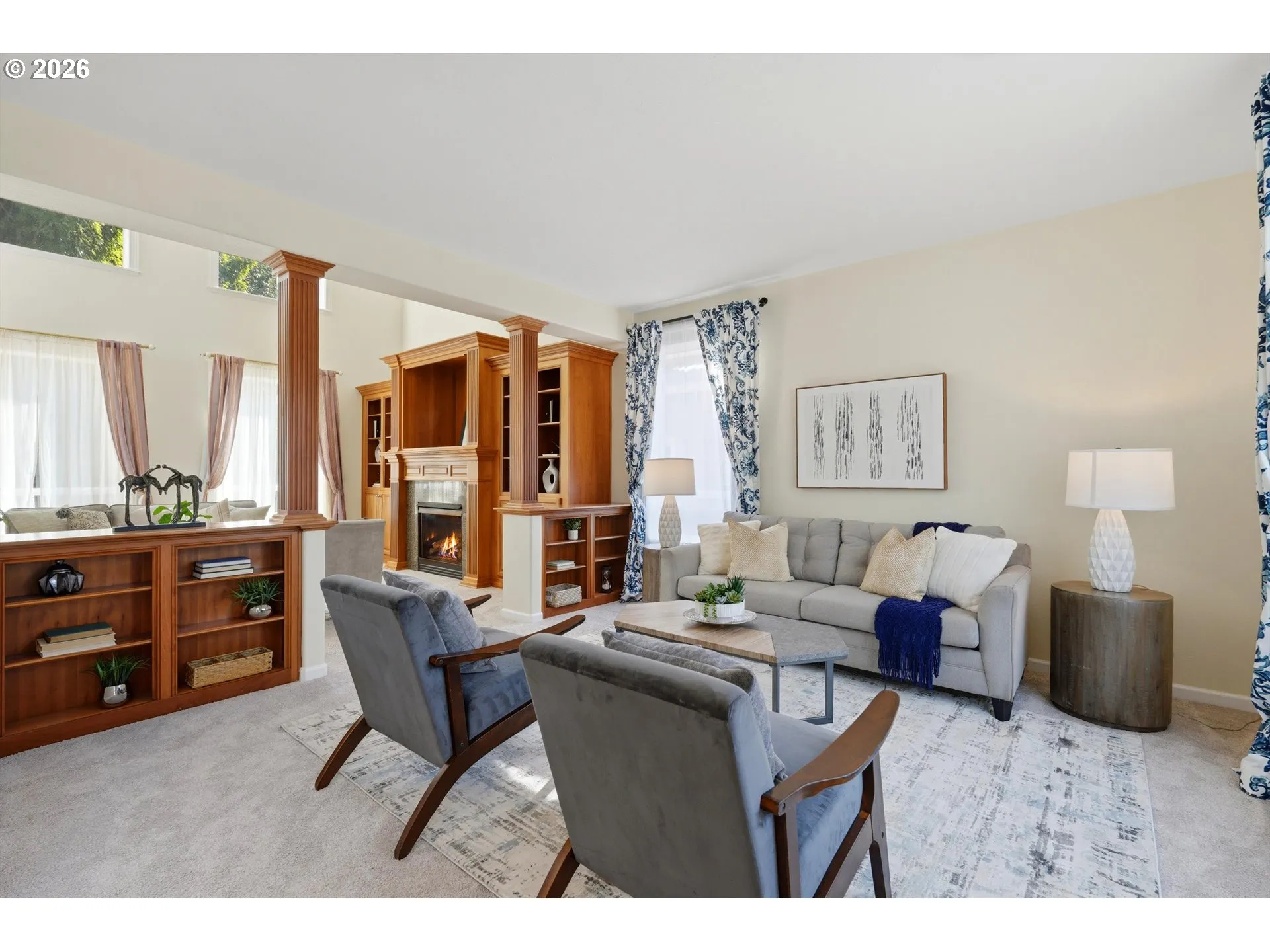 Living Room/Entrance