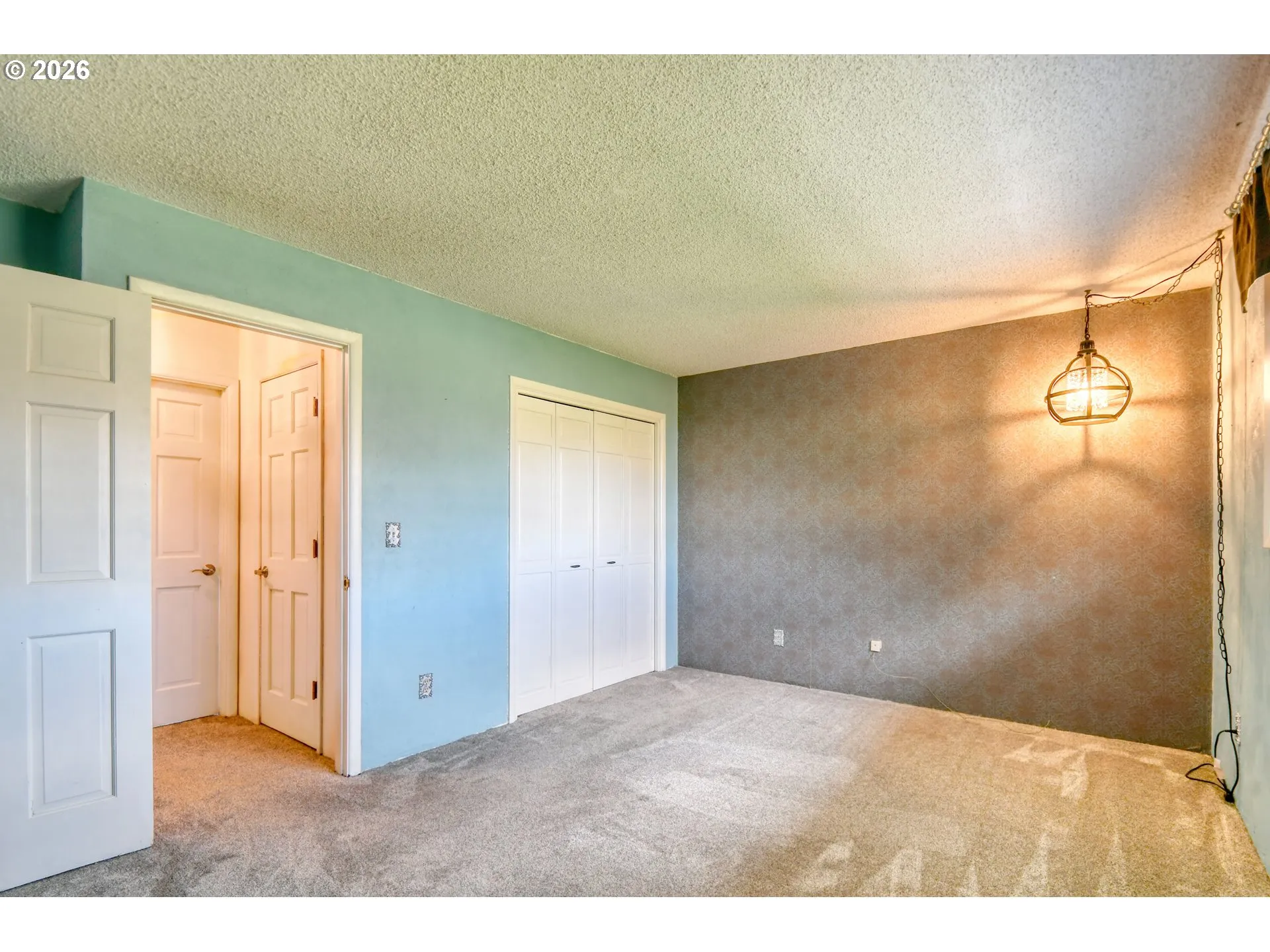 Bedroom, Primary